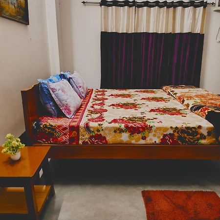 Gayatri Homestay Дибругар Екстериор снимка