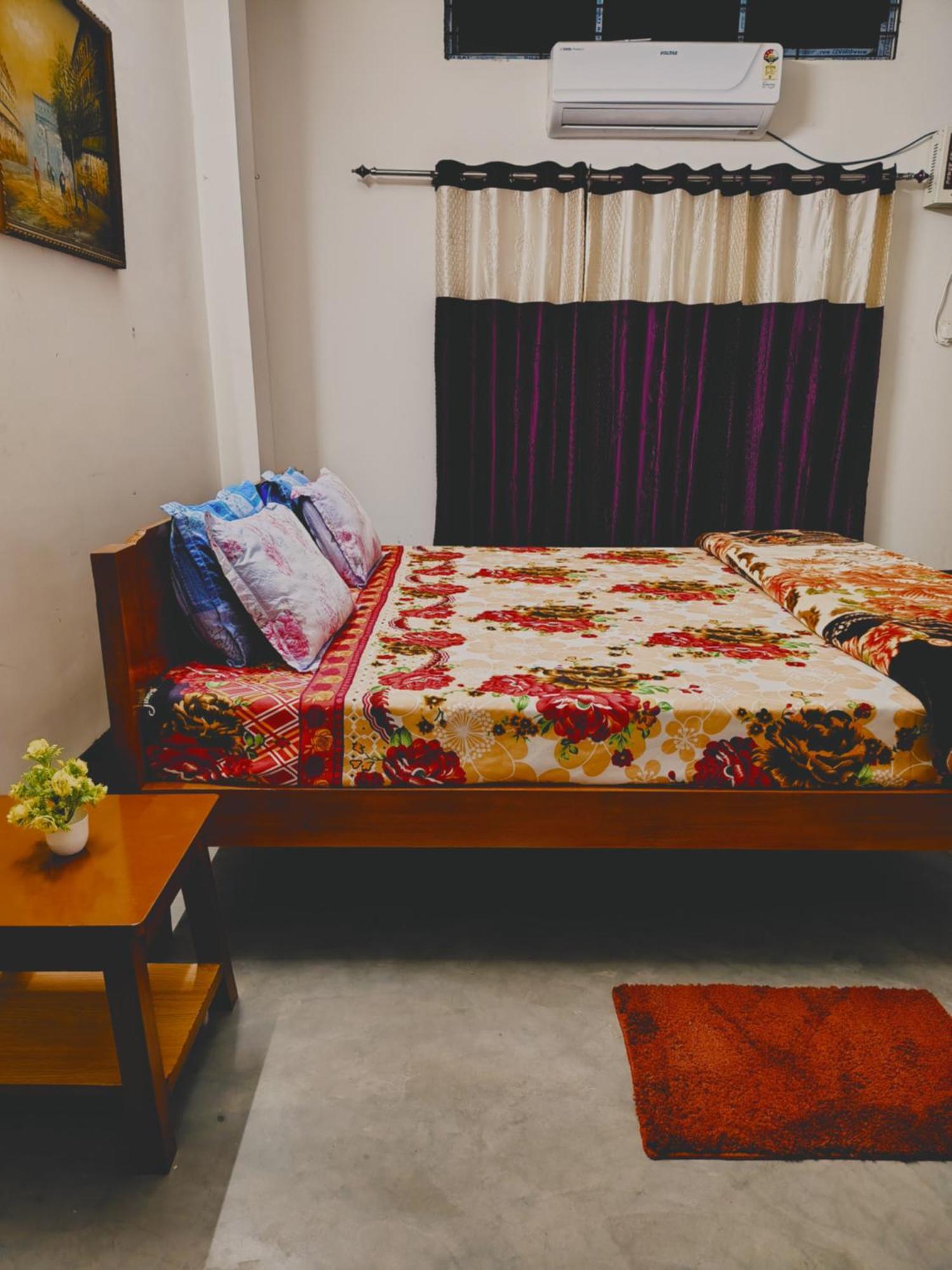 Gayatri Homestay Дибругар Екстериор снимка