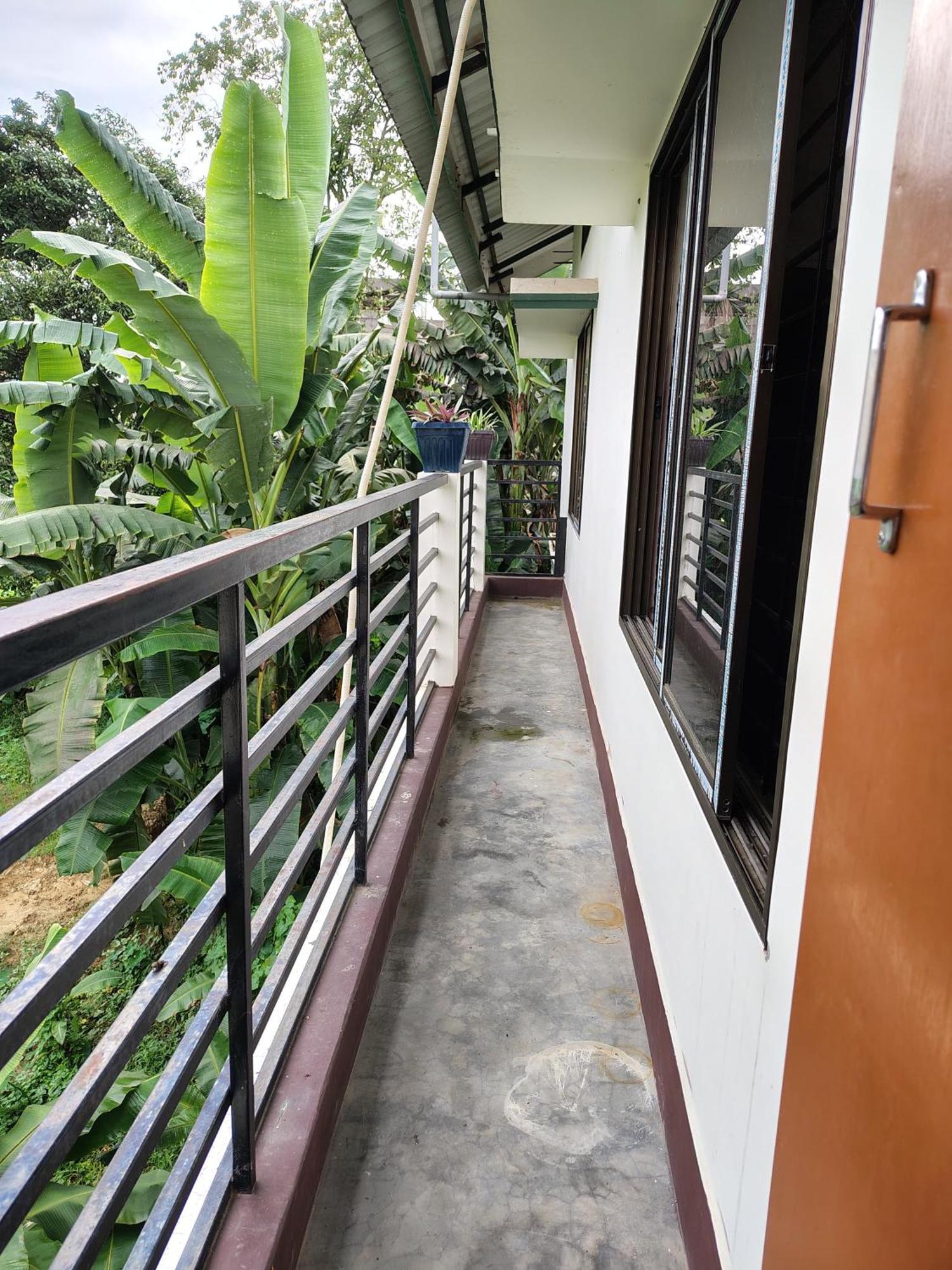 Gayatri Homestay Дибругар Екстериор снимка